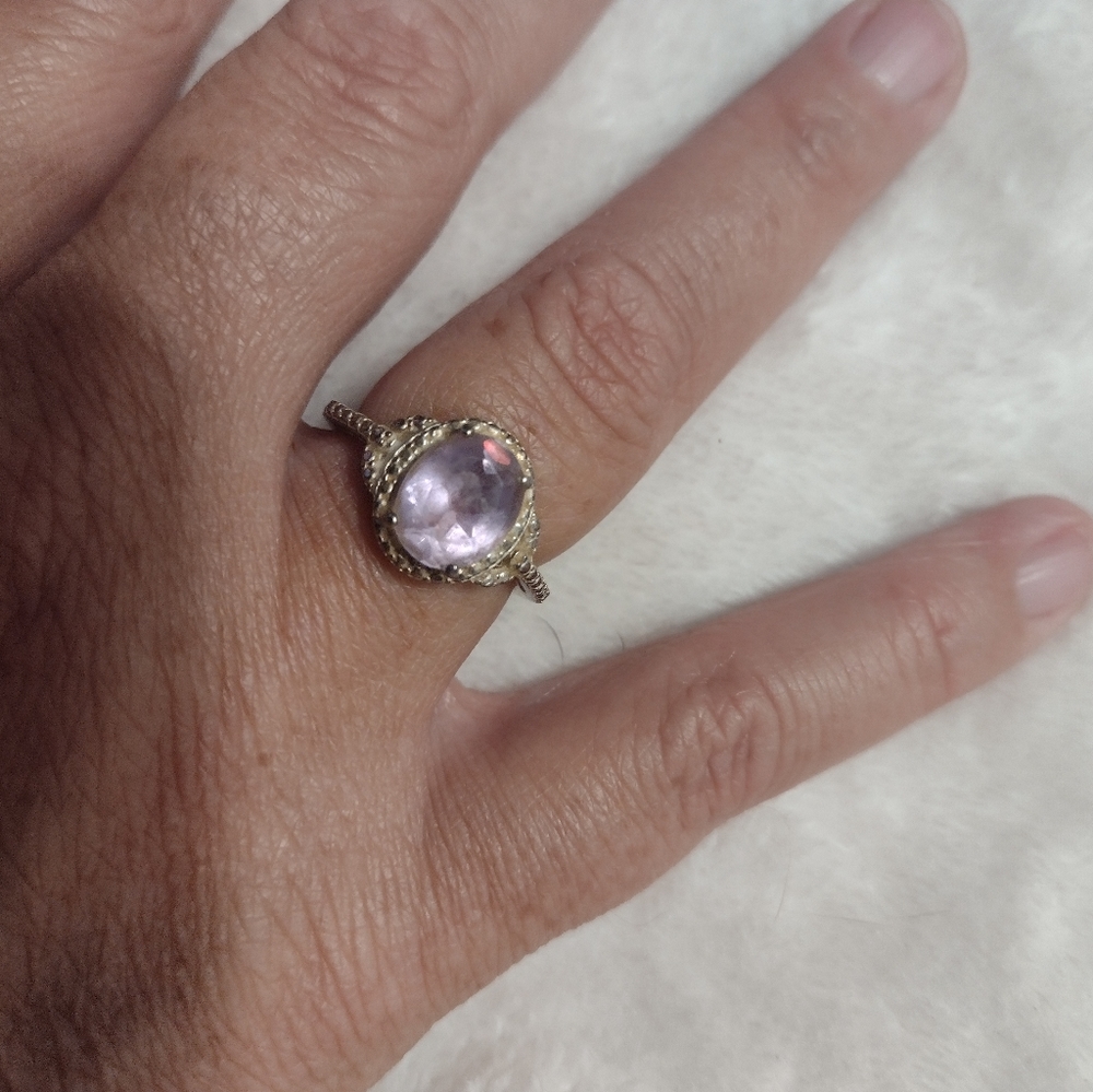 Ring - Picture 2 of 5
